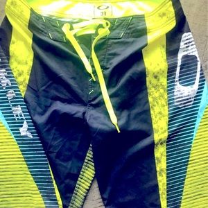 Oakley Board Shorts Mens Sz M - 31 Waist -